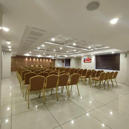 Lumbini Supreme Ξενοδοχείο Thrissur Εξωτερικό φωτογραφία